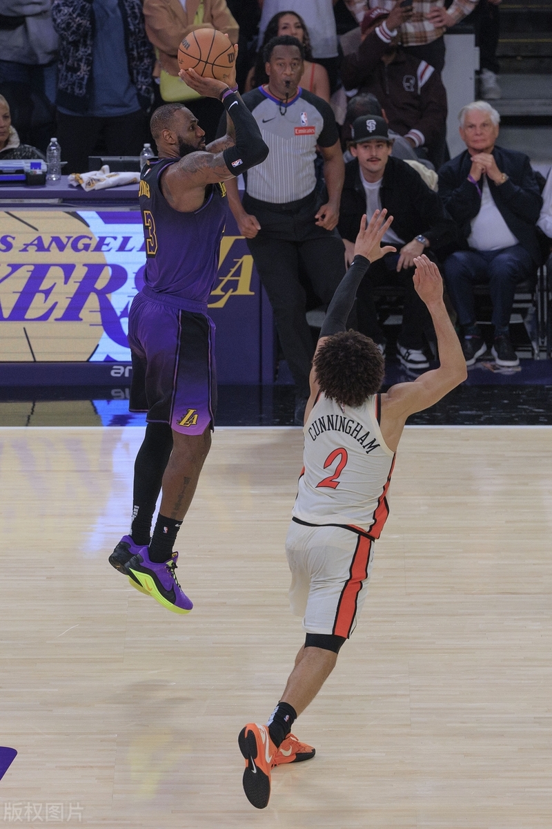 湖人关键时刻失误不断，球队憾负对手，之后程序非常到了.的简单介绍