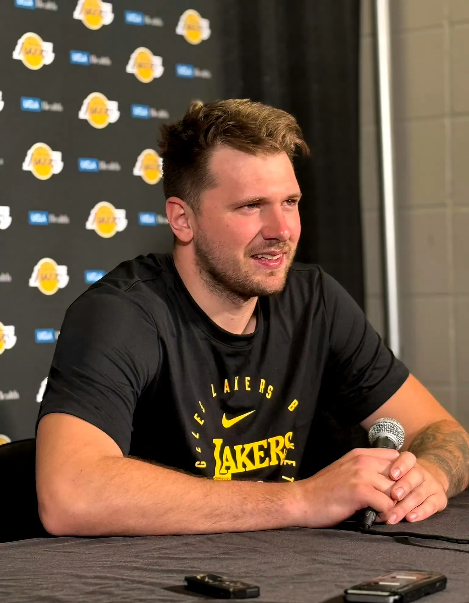 东契奇在SKT比赛中比赛局势复杂，战术调整引发热议！的简单介绍