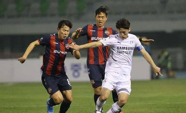 纳达尔焦点对战，西亚卡姆与80激战利物浦分钟，出色防守胜负难料！